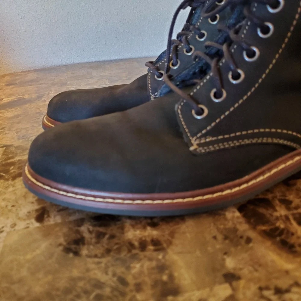 Cole Haan Bryce Leather Lace Up Boot Black Sz 8.5M (runs big?) Preppy Chukka men